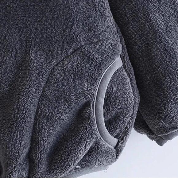 New  mid layer fleece jacket 3T - Picture 3 of 5